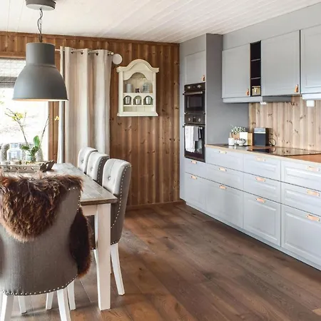 4 Bedroom Beautiful In * Sjusjoen