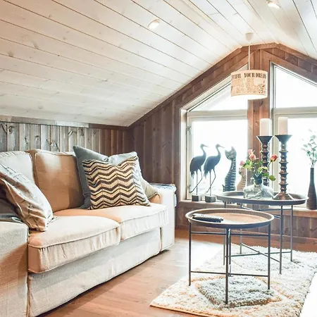 Gorgeous In With Kitchen Holiday home